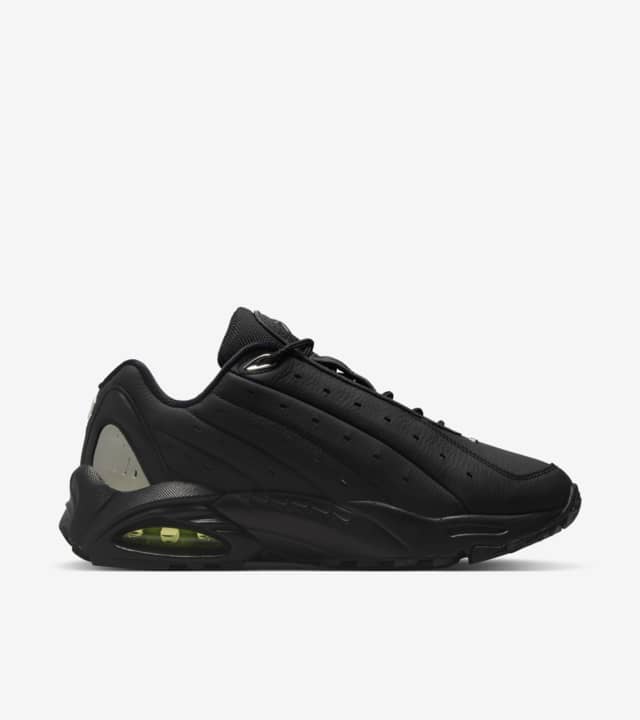 Date de sortie de la NOCTA Hot Step « Triple Black » (DH4692-001). Nike SNKRS FR